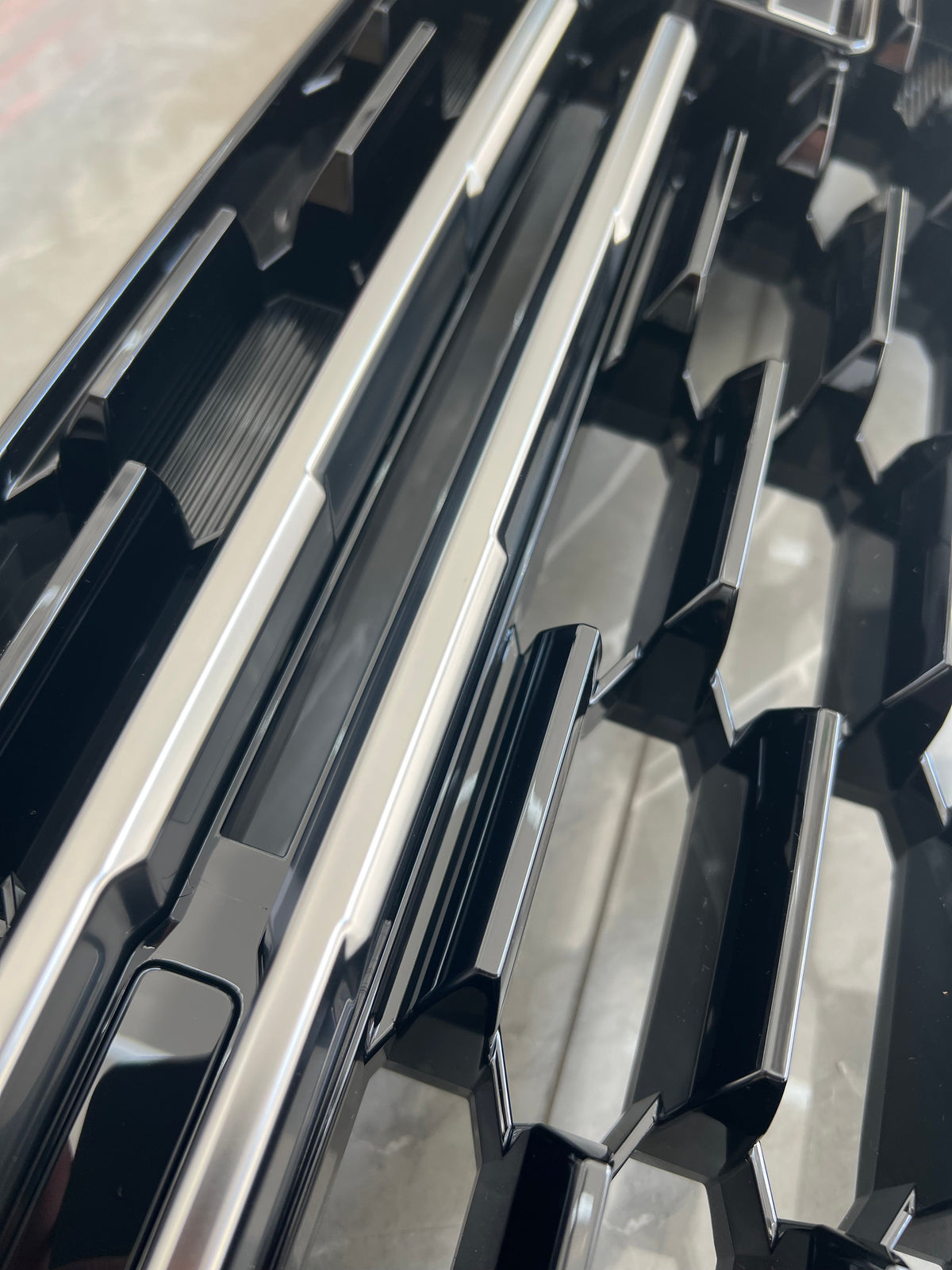 Jetour G700 Front Grille – Gloss Black ABS – AUTO SPORTS CAR CARE (view 4)